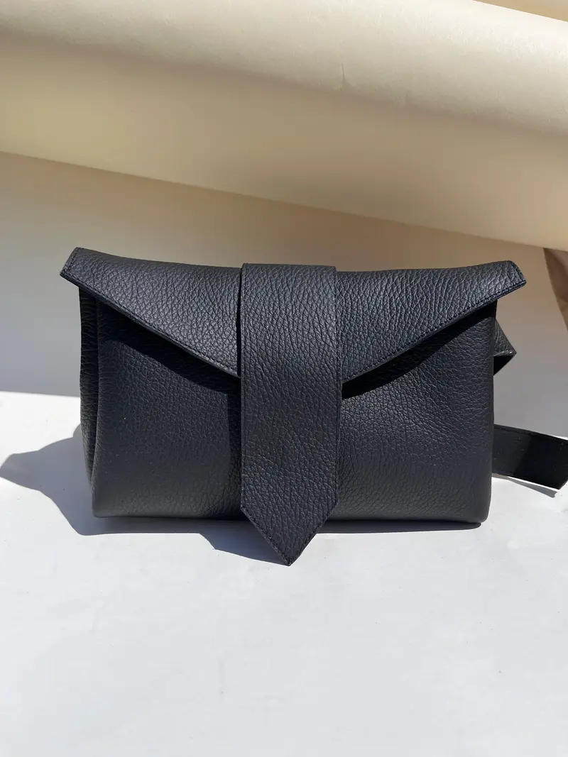Borsetă din piele naturală LOVEBLACKMAT