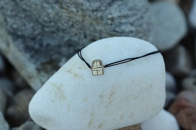 Bratara sarutul lui Brancusi din aur