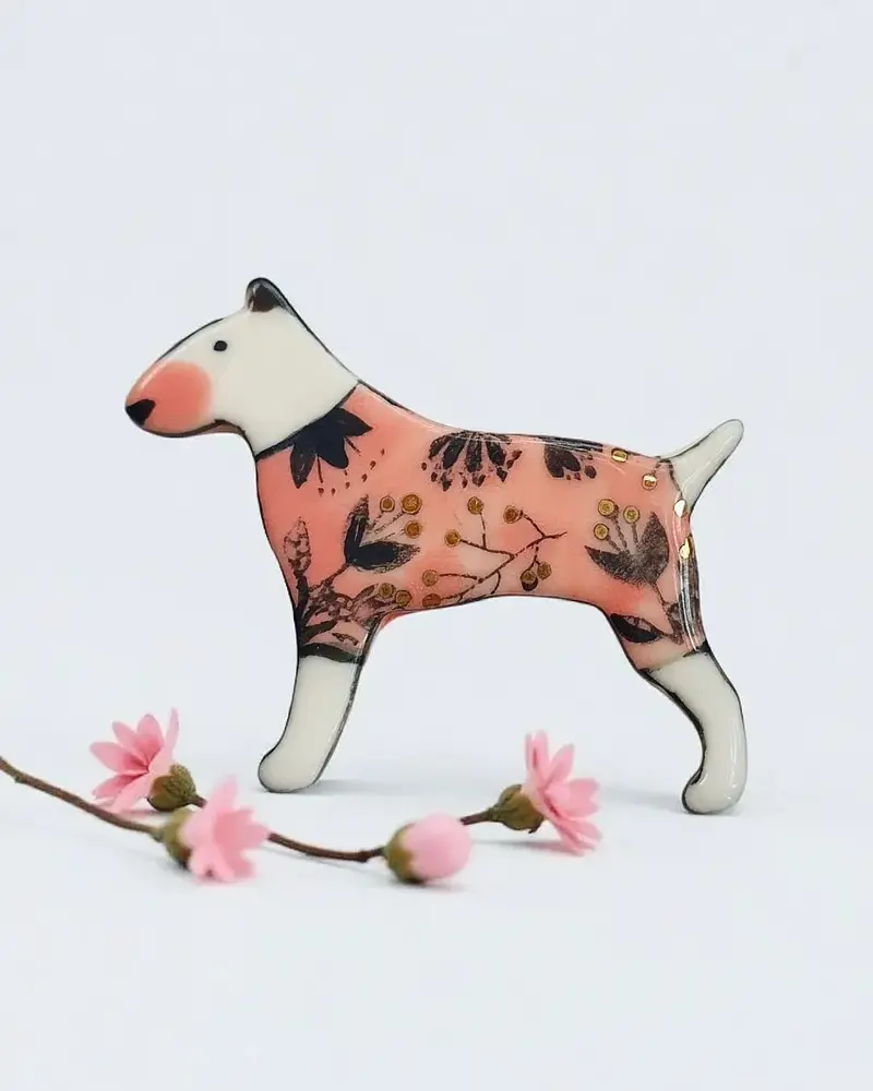 Brosa bull terrier din portelan pictata manual
