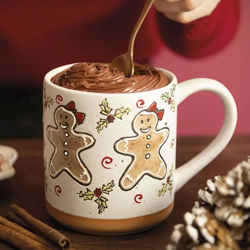 Cană de Crăciun din gresie ceramică, 660 ml — turtă dulce