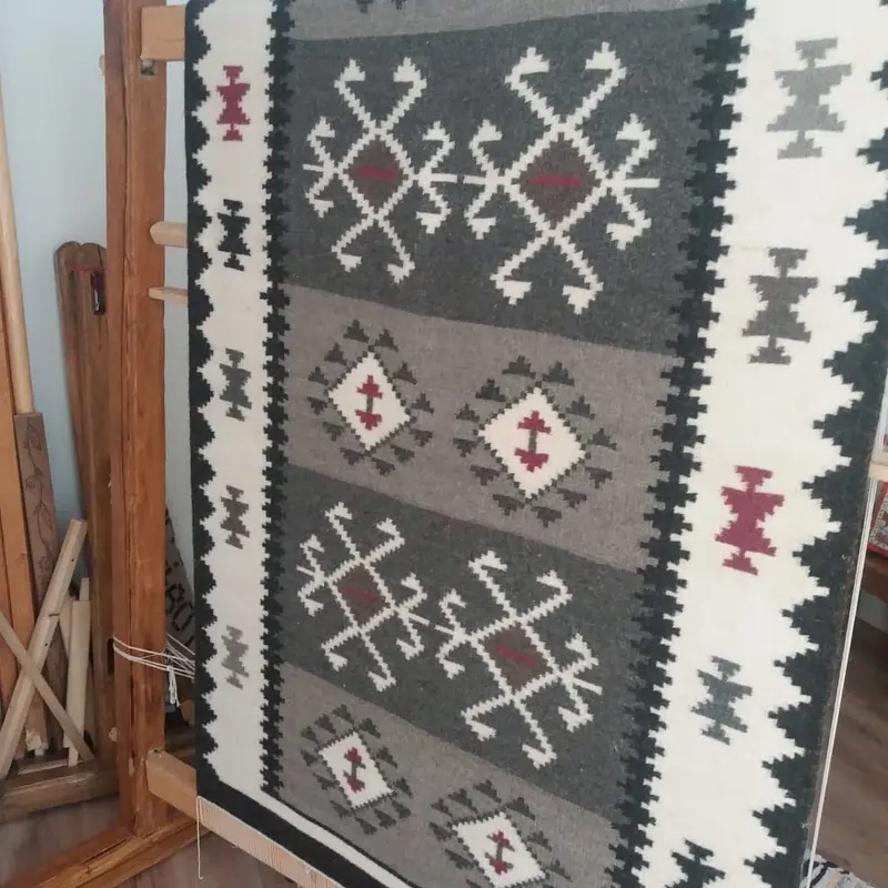 Covor cu motiv coarne de berbec