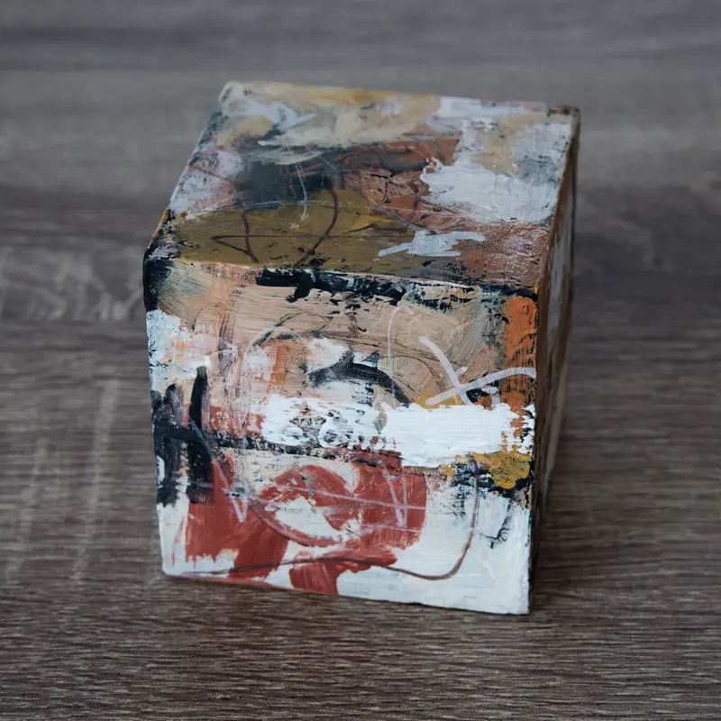 Cub din lemn pictat in acrilice - Joy 01
