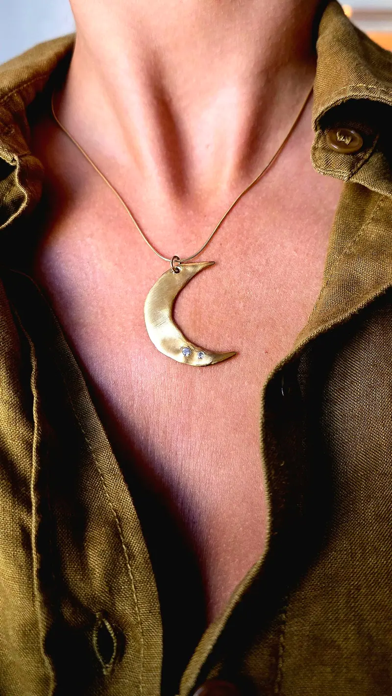 Elastic Moon Gold Pendant & Chain
