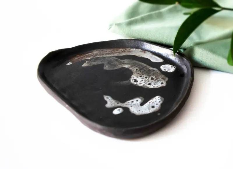 Farfurie neagra