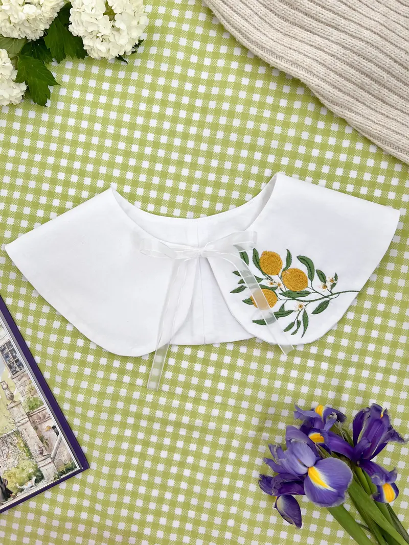 Guler din bumbac alb cu broderie cu lămâi