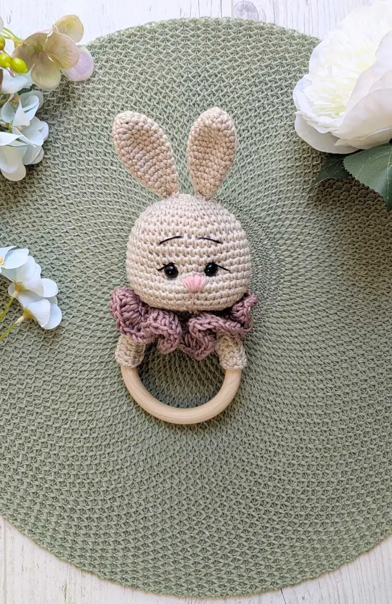 Iepuras zornaitor crosetat (roz)