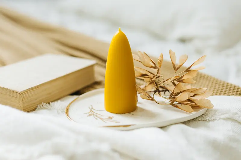 Lumânare din ceară naturală de albine - Galben natural