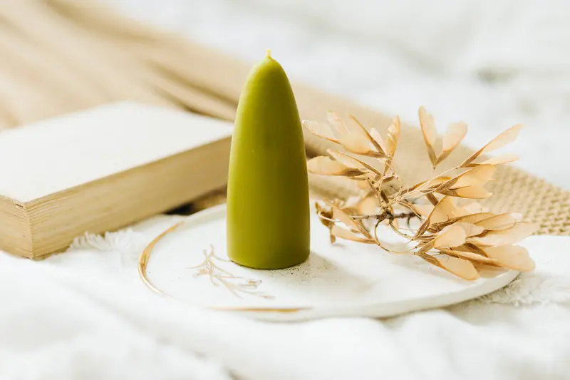 Lumânare din ceară naturală de albine - Verde Olive