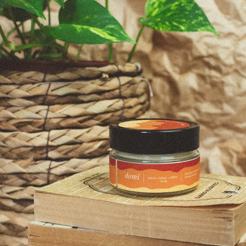 Lumânare parfumată DOMI 100g