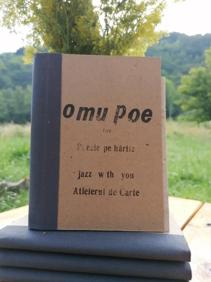 OMU POE (format mic)- poezie pe hârtie manuală