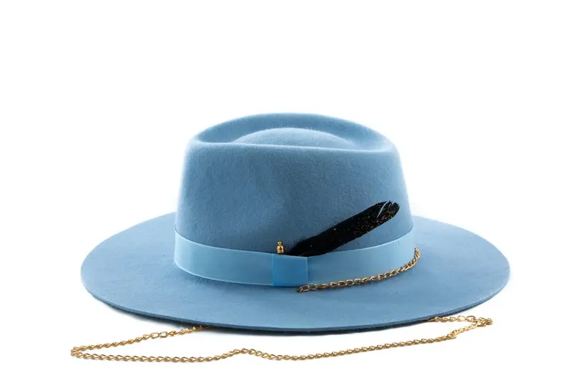 Pălărie Fedora Cu Lantisor Auriu Din Lana - D101