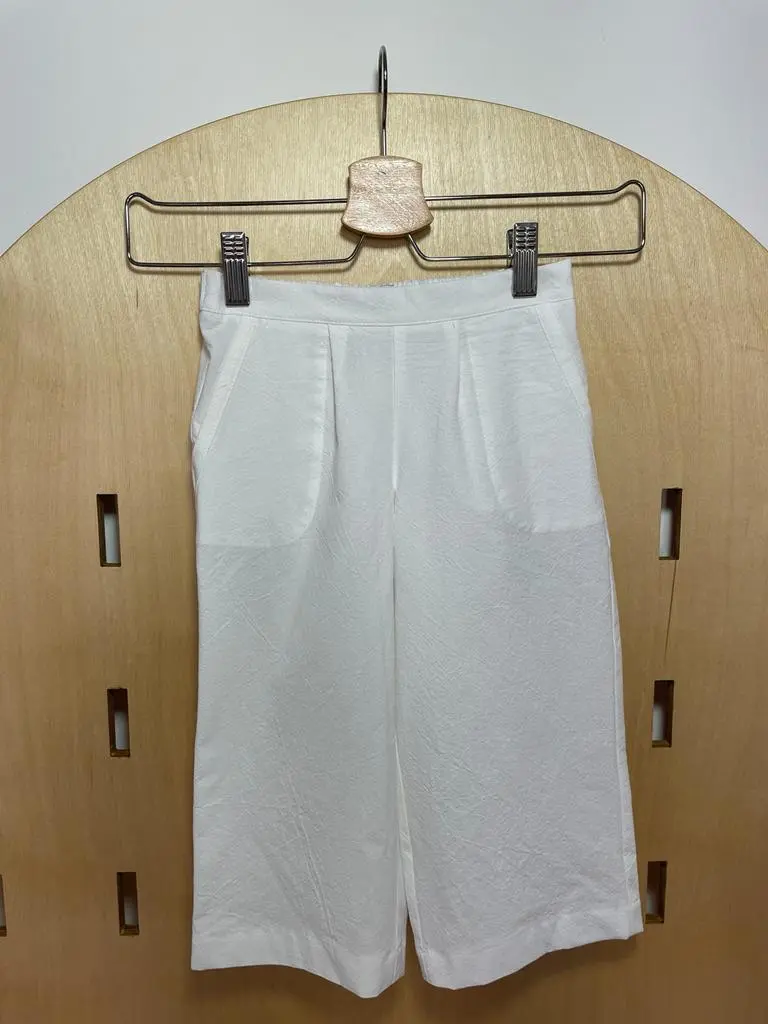 Pantaloni largi