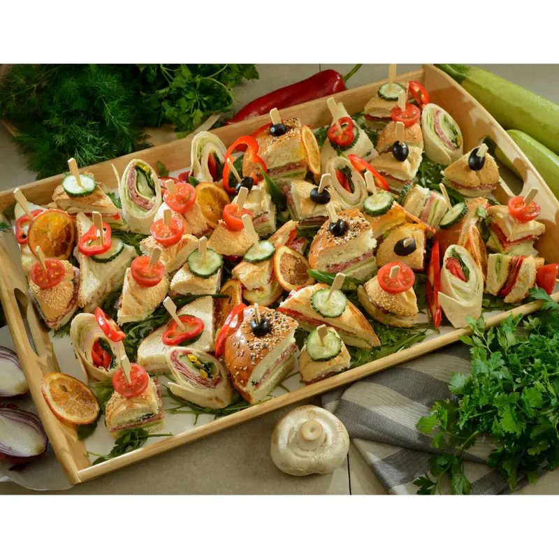 Platou cu mini sandwich