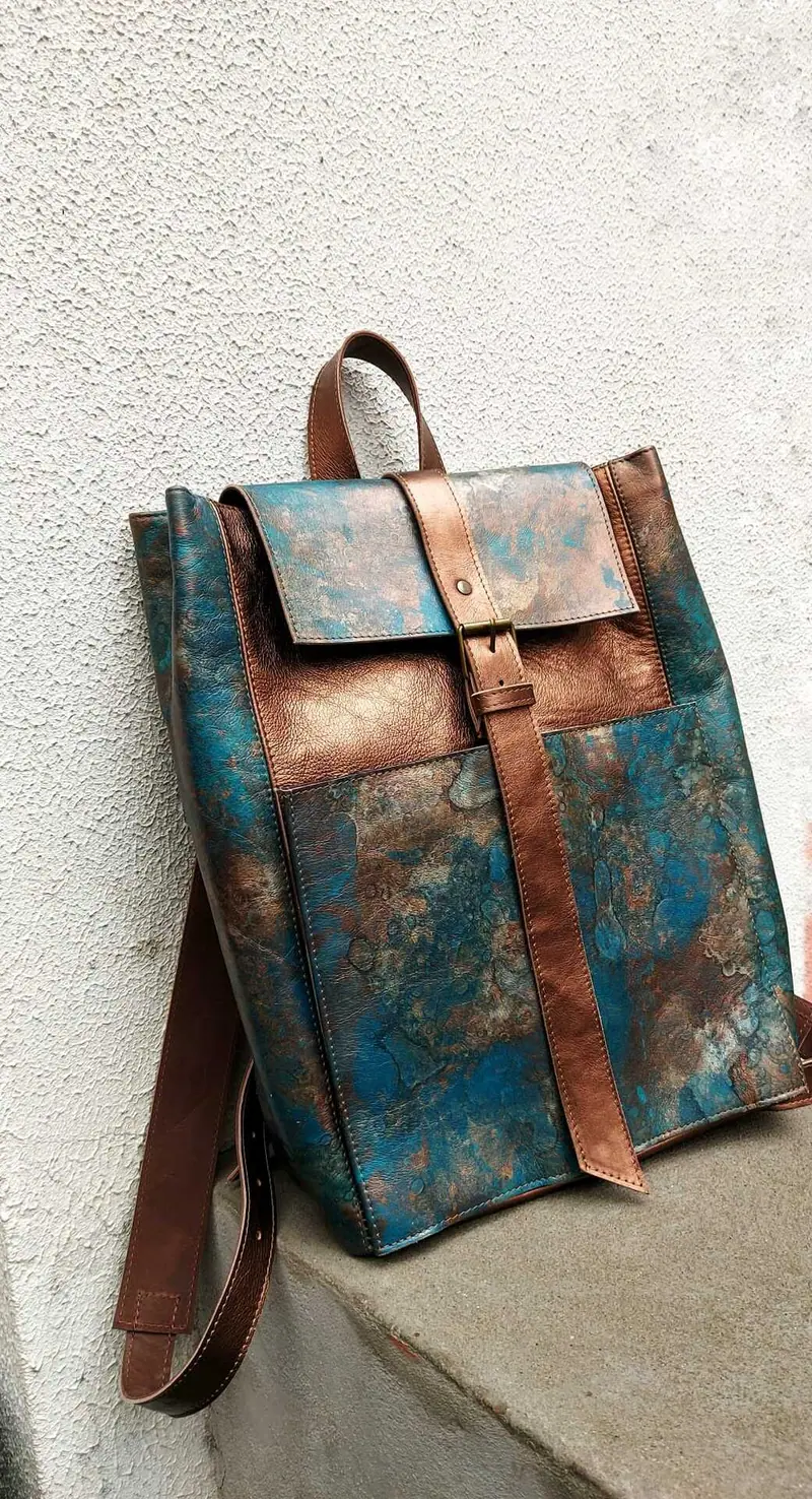 Rucsac din piele naturala cu buzunar pentru laptop Metalic Travaler