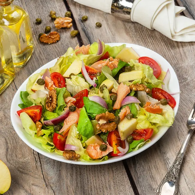Salata cu somon afumat