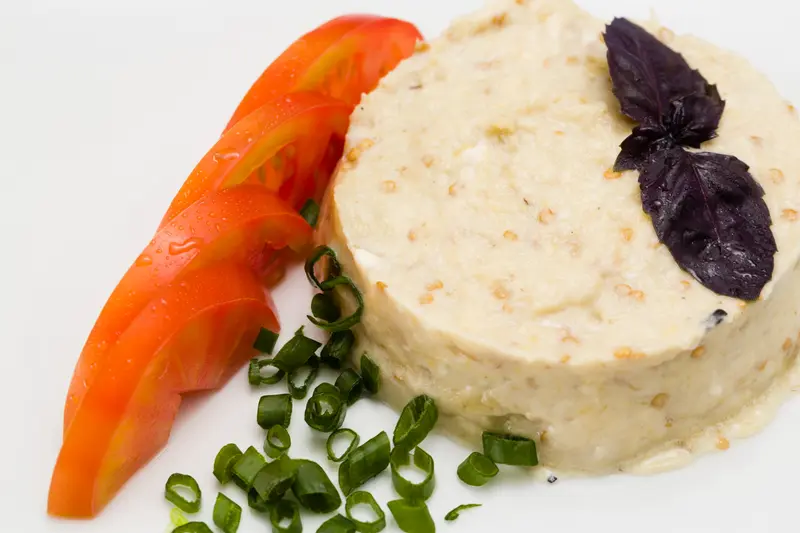 Salată de vinete cu roșii