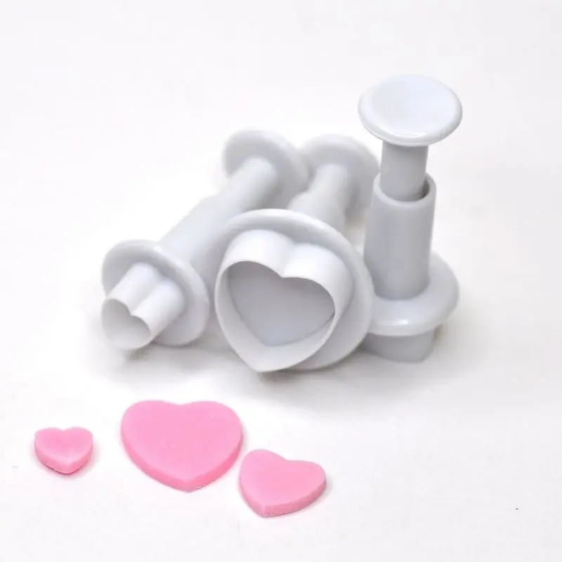 Set 4 decupatoare cu piston Inima Inimi