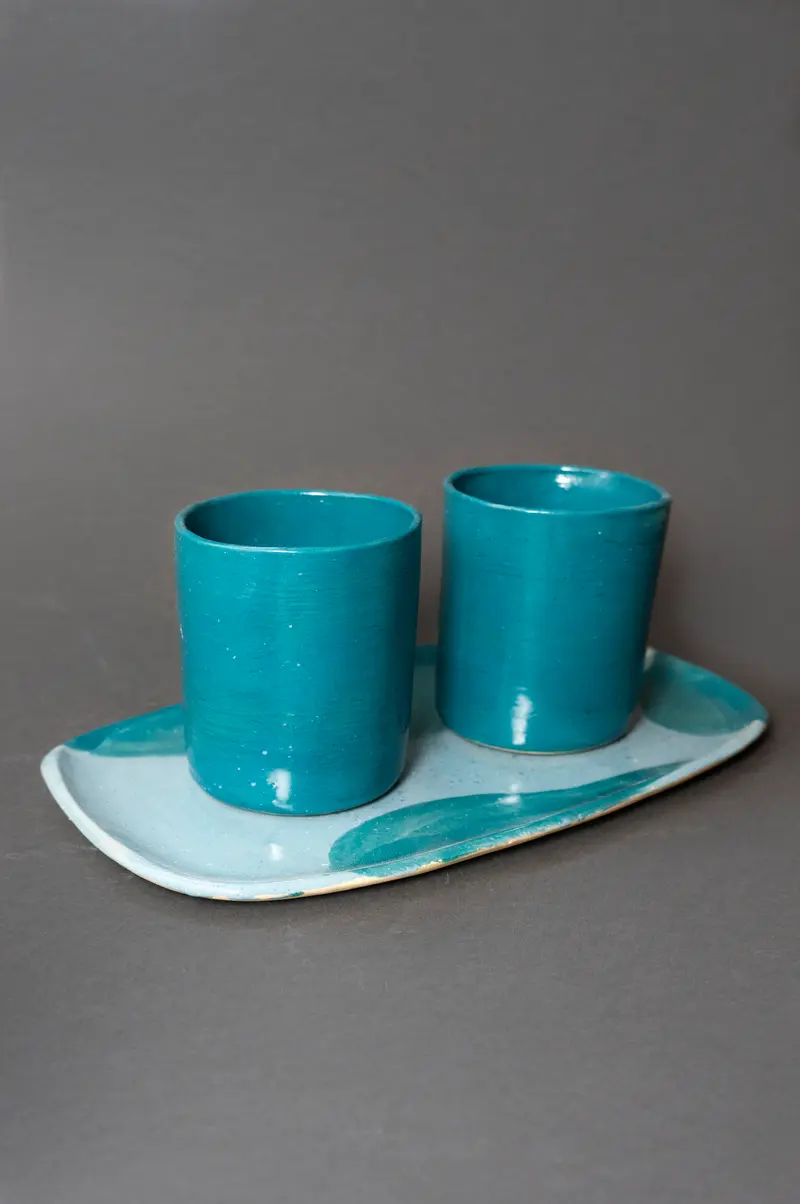 Set căni și farfurie din ceramică