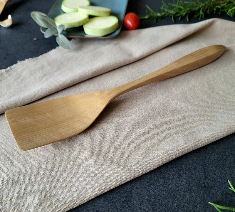 Spatula M din Nuc european