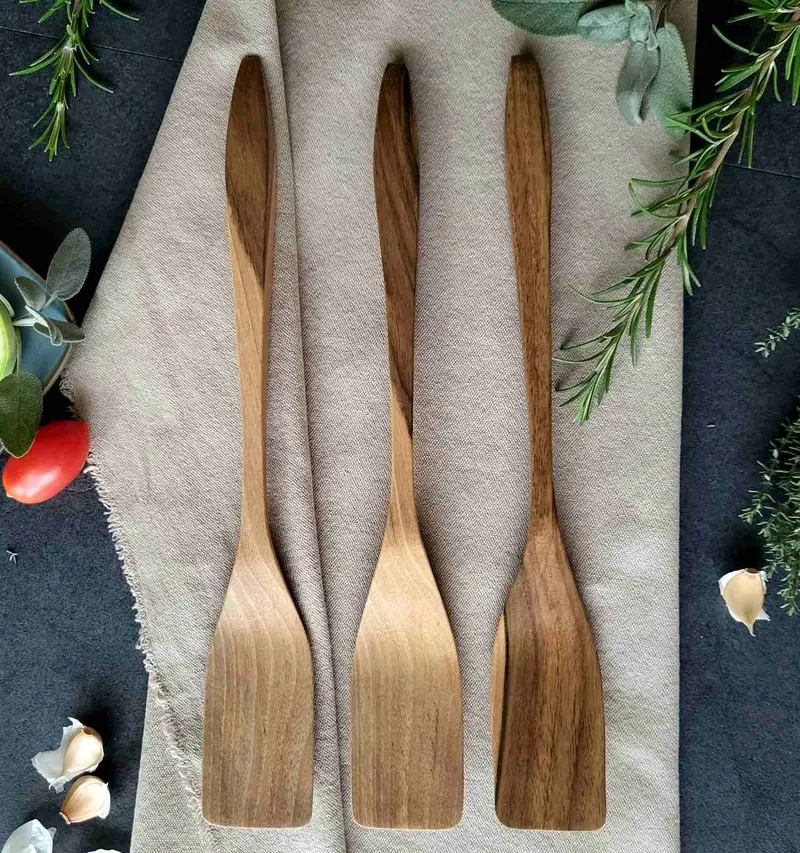 Spatula S din Nuc european