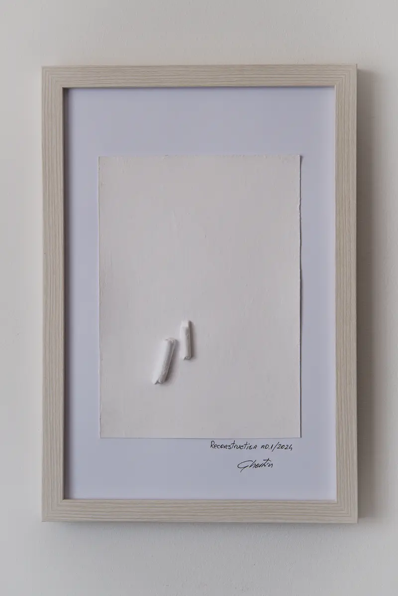 Tablou abstract modern „Reconstruction no.1” – 20x30cm – Acrilice pe hartie, cu insertii din lemn