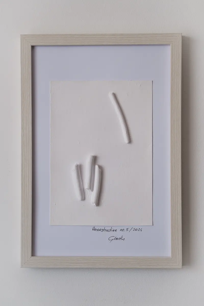 Tablou abstract modern „Reconstruction no.5” – 20x30cm – Acrilice pe hartie, cu insertii din lemn