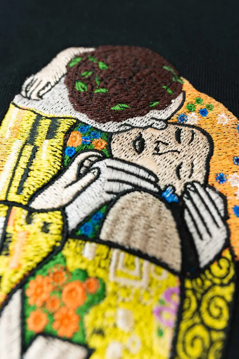 THE KISS | TRICOU