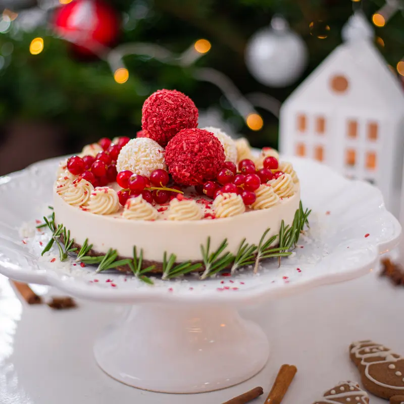 Tort cu cremă de cocos, nuci pecan și vanilie