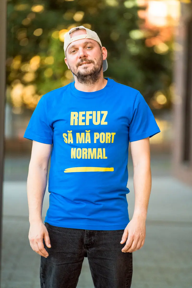 Tricou - Refuz să mă port normal.